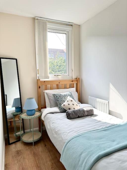 6 Guests House Old Trafford,Media City,City Centre, Free Parking مانشستر المظهر الخارجي الصورة